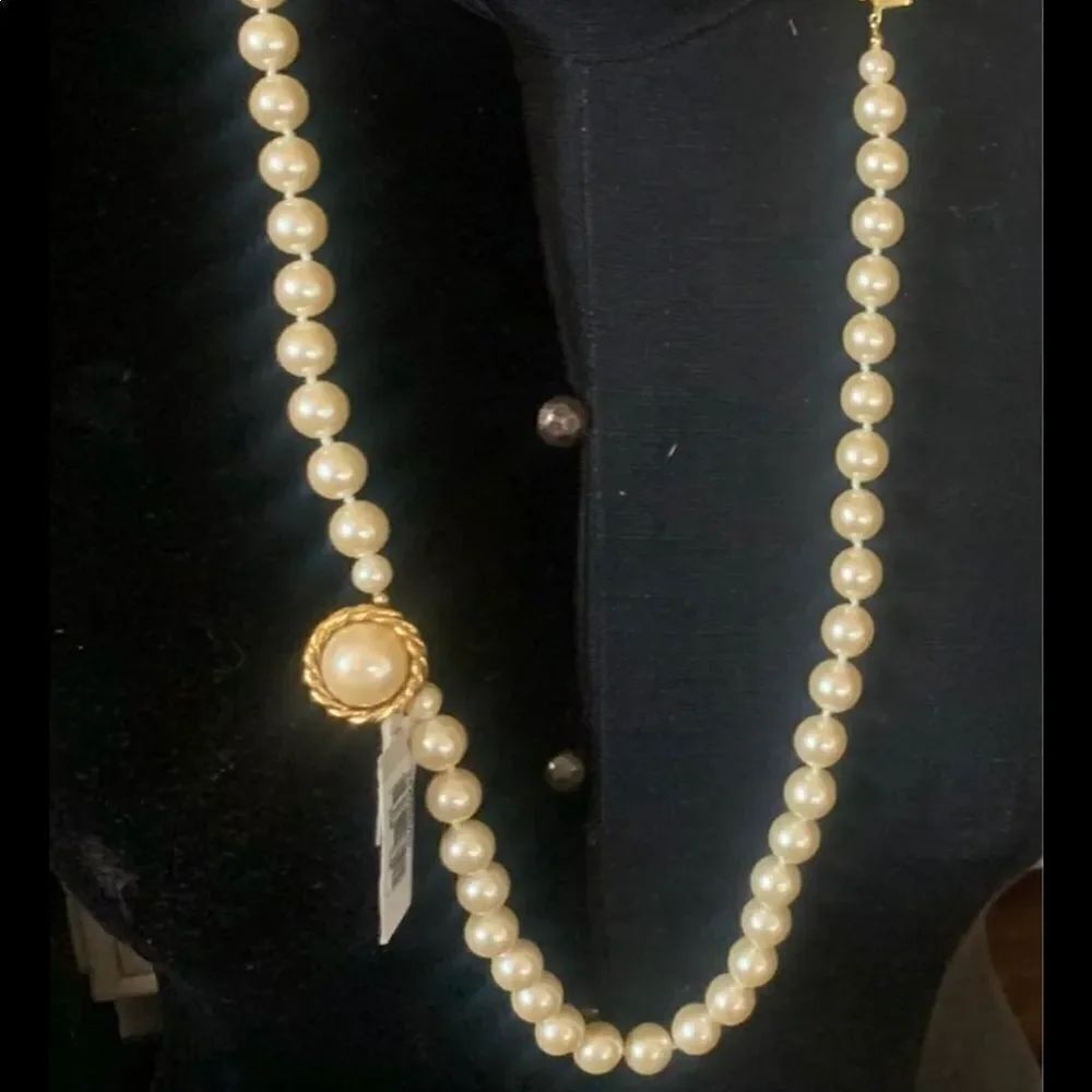 Vintage Gold Satin Tone CAROLEE Faux Pearl Beads Beaded Toggle clasp Necklace